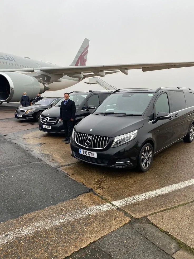 Woodstock Airport Limo Services by Canadian Black Car – Ride in Style